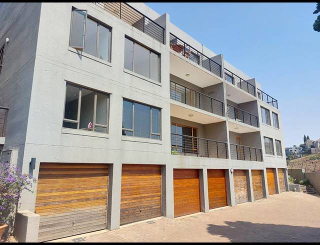 2 BEDROOM APARTMENT FOR SALE IN NORTHCLIFF